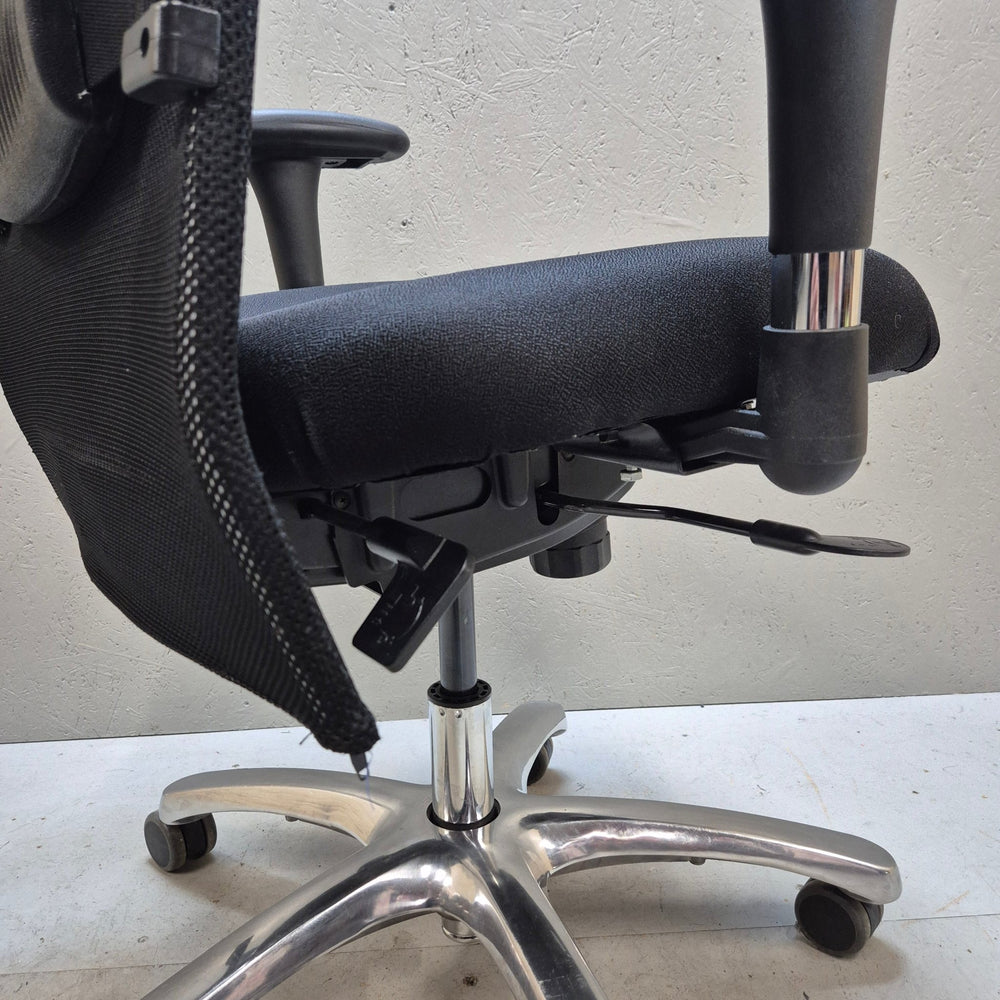 Svart Ergonomisk Kontorsstol med Armstöd - Homy Secondhand Online