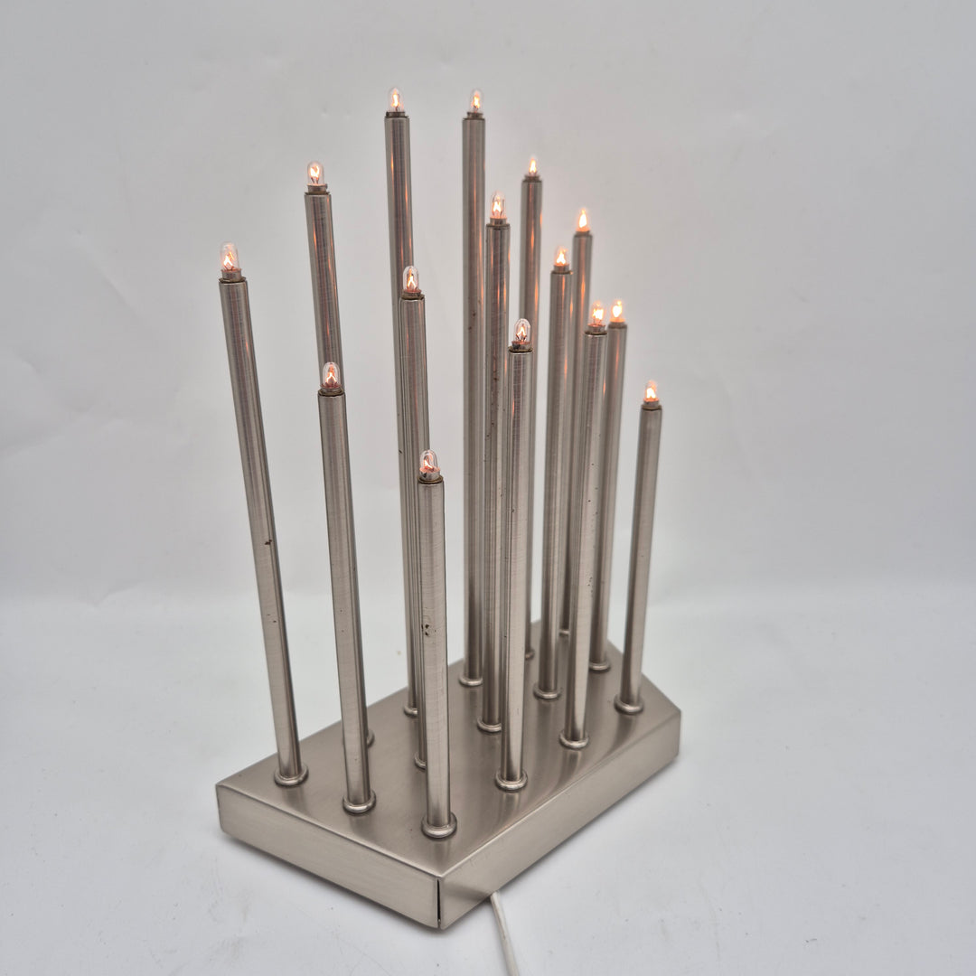 Modern och Stilren Ljusstake i Metall från Markslöjd
