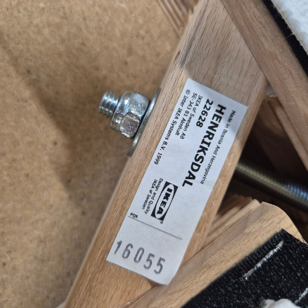 Elegant Henriksdal-stol IKEA trä tyg