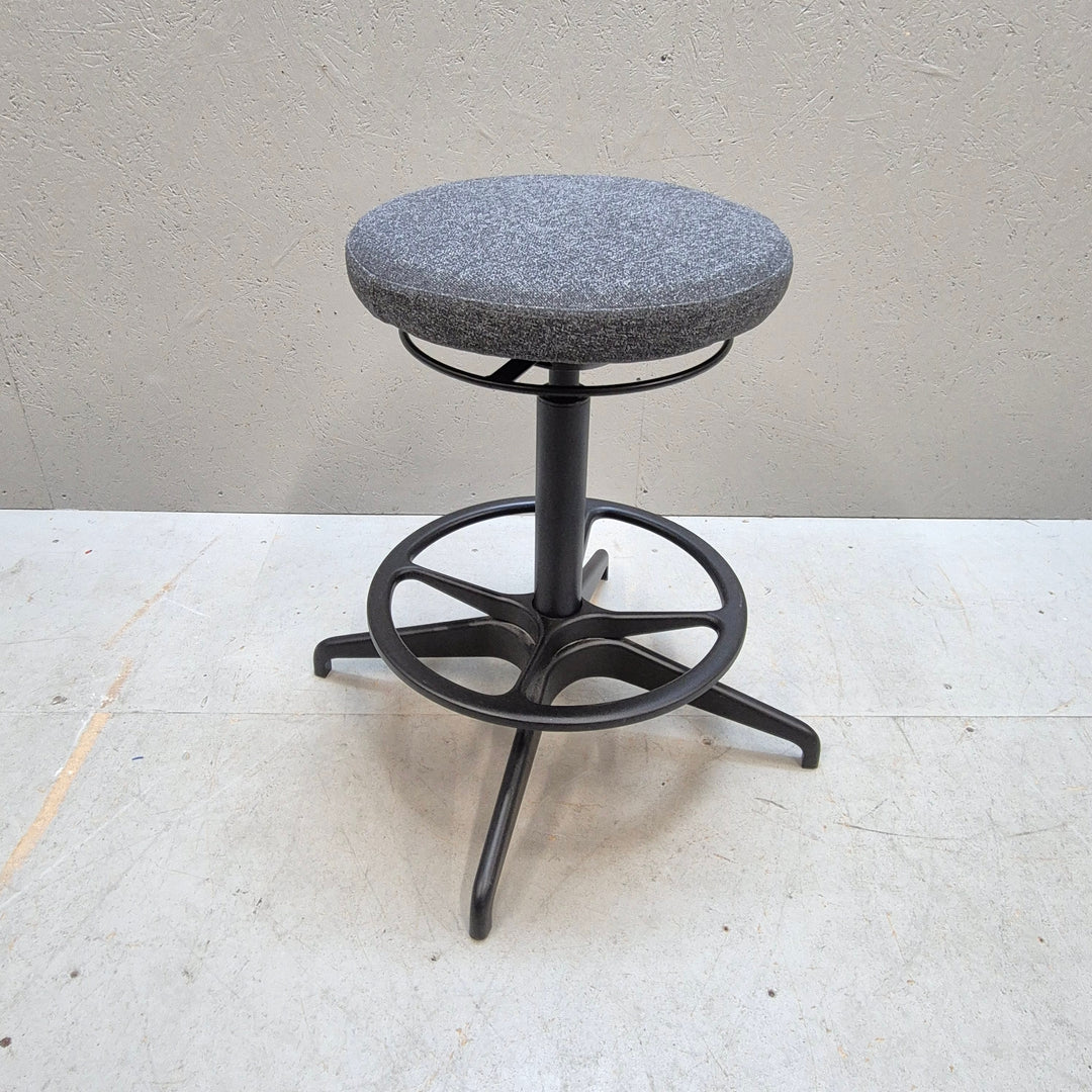 IKEA arbetspall i trafikgrå metall textil