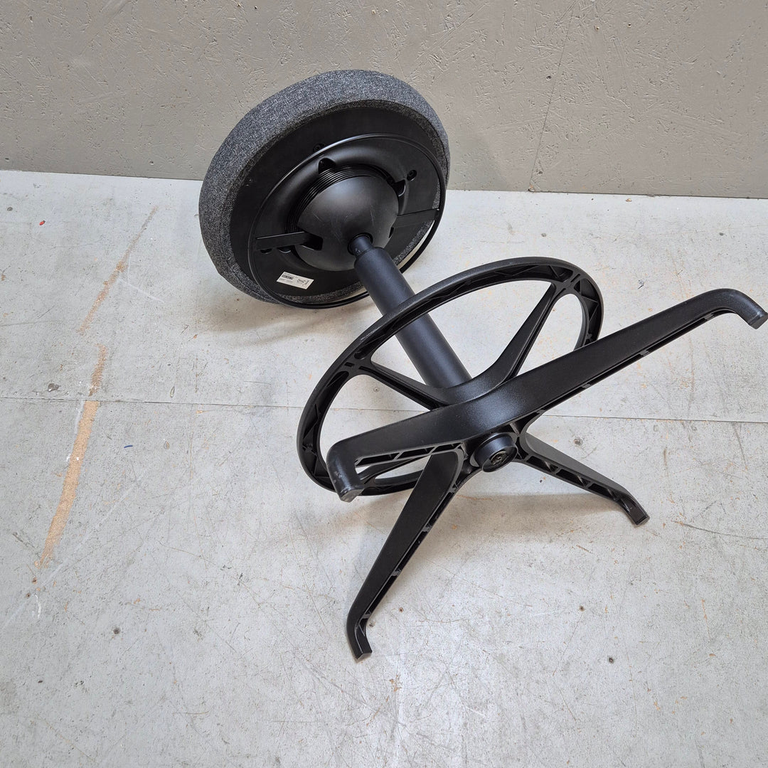 IKEA arbetspall i trafikgrå metall textil