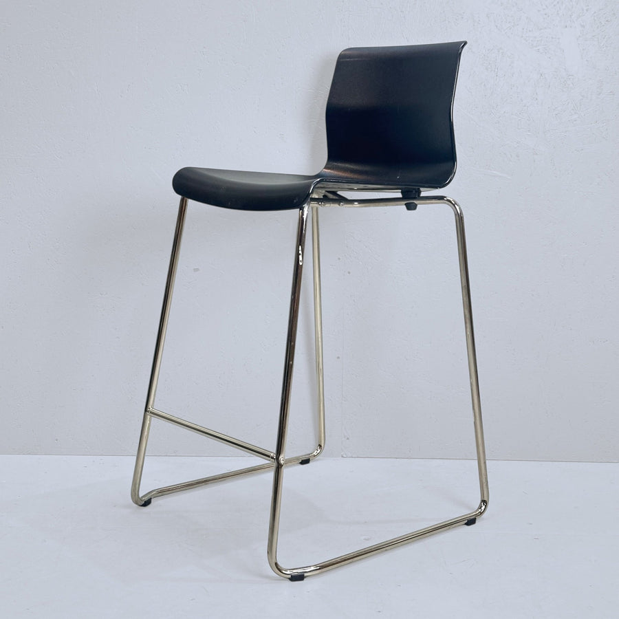 Svart och silver barstol i modern stil - Homy Secondhand Online