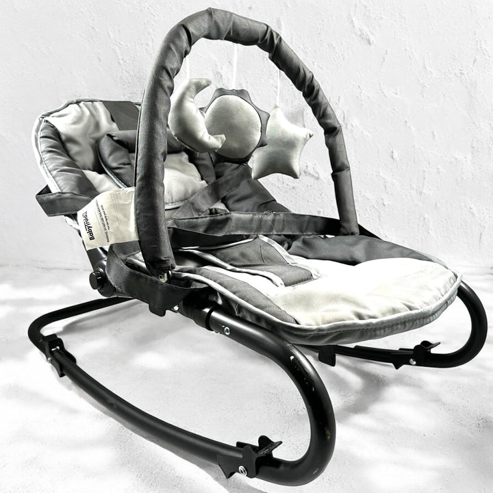 Grå Gungstol för Baby med Mjuka Tillbehör - Homy Secondhand Online