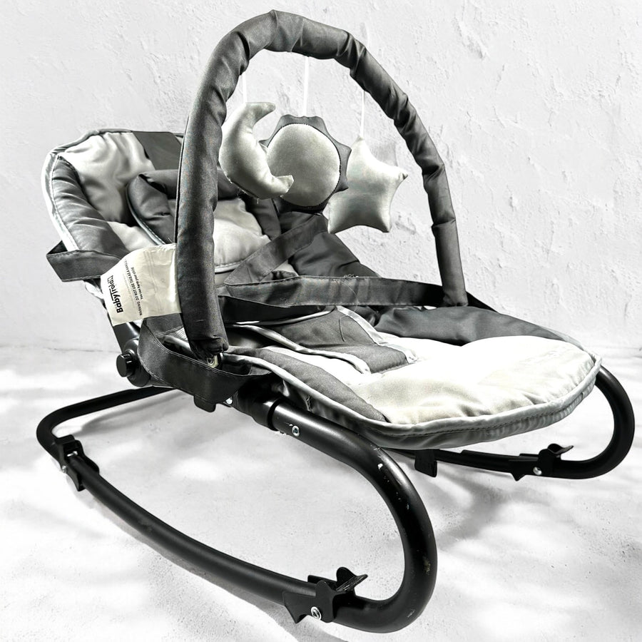 Grå Gungstol för Baby med Mjuka Tillbehör - Homy Secondhand Online