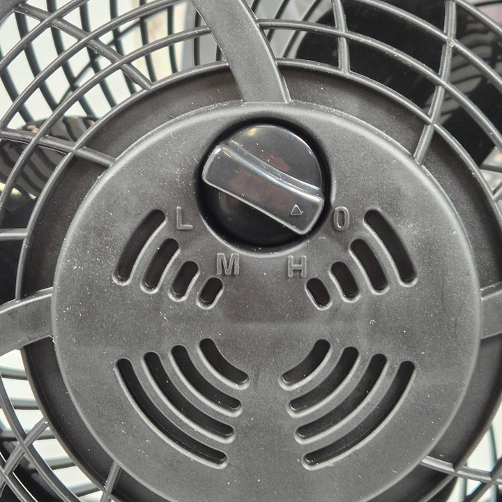 Kompakt och kraftfull svart bordsfläkt - Homy Secondhand Online