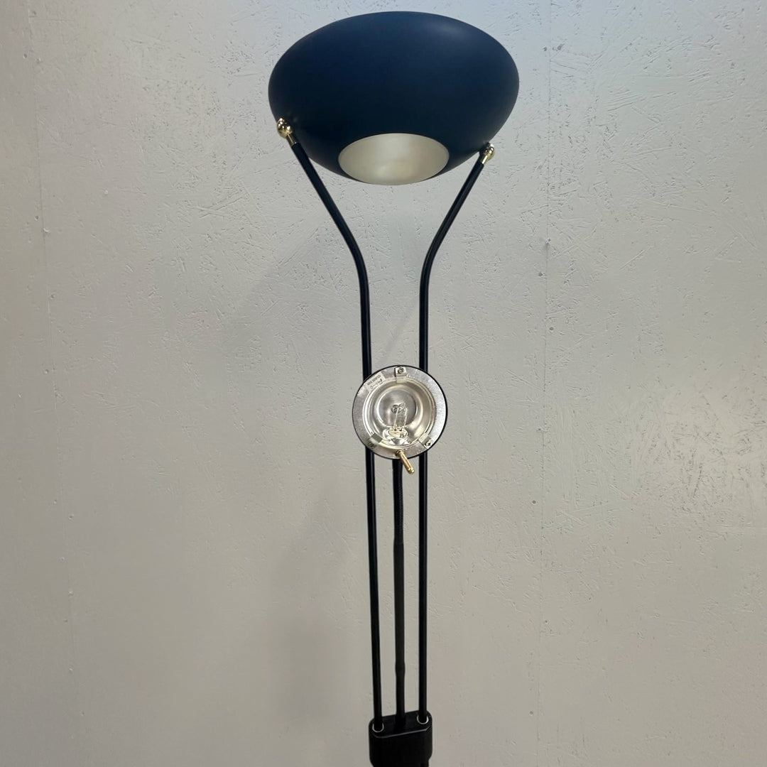 Elegant Svart Golvlampa med Justerbart Huvud - Homy Secondhand Online