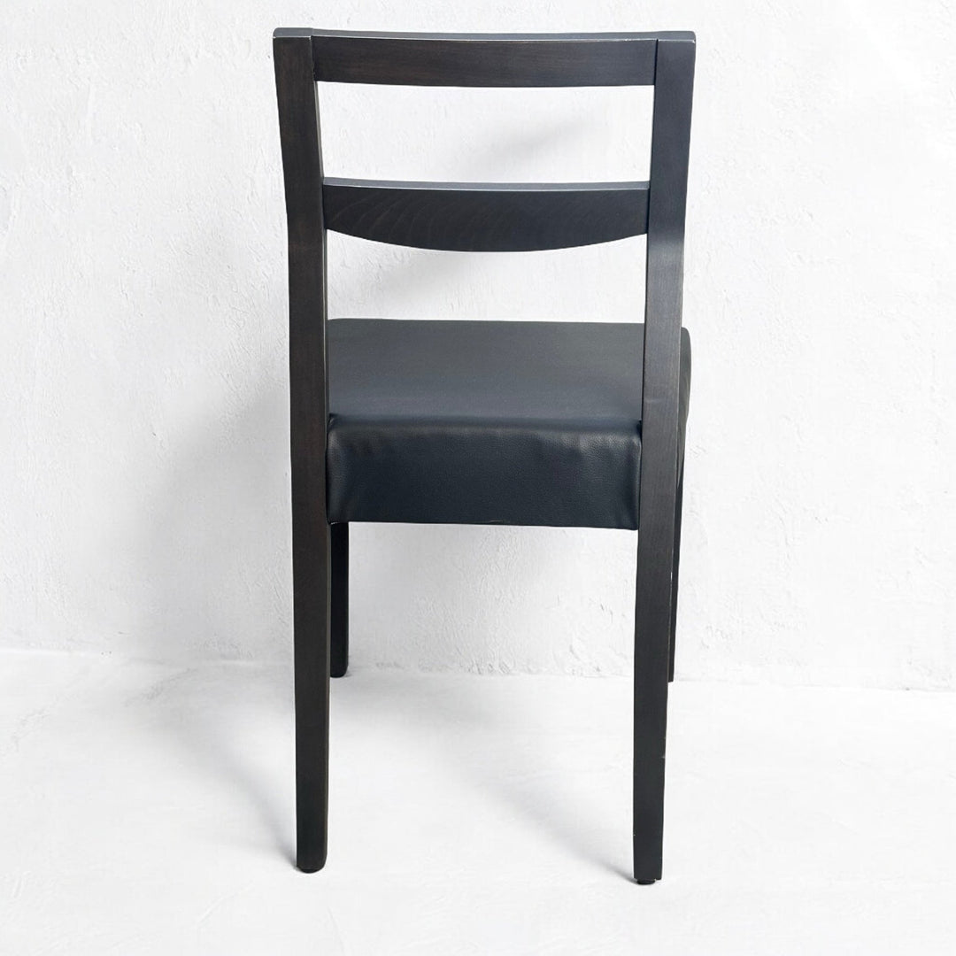 Elegant Svart Trästol med Lädersits - Homy Secondhand Online