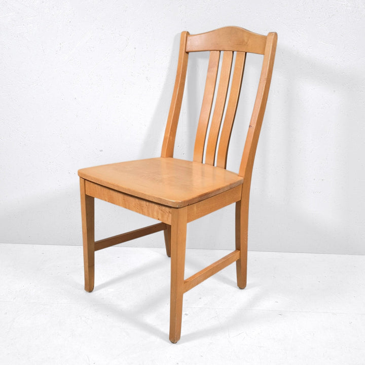 Trästol i Begagnat Skick - Homy Secondhand Online