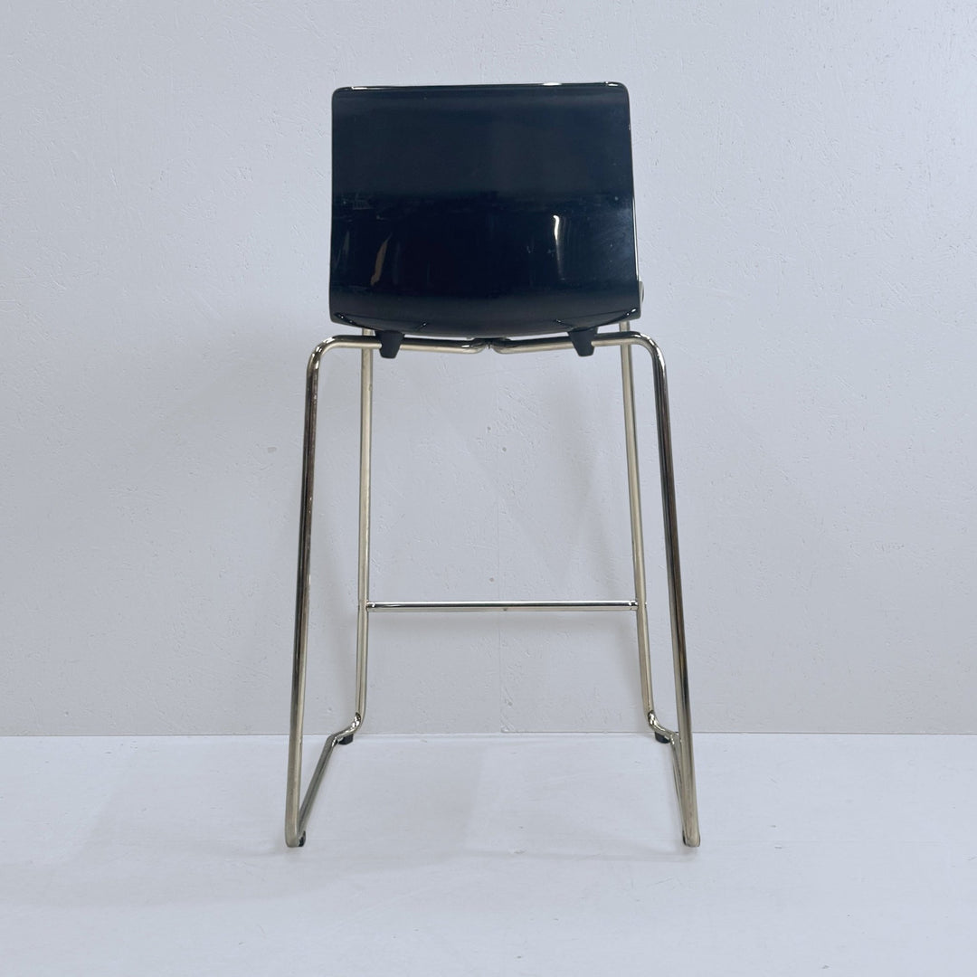 Svart och silver barstol i modern stil - Homy Secondhand Online