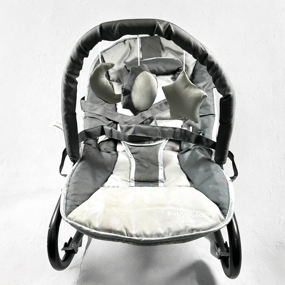 Grå Gungstol för Baby med Mjuka Tillbehör - Homy Secondhand Online