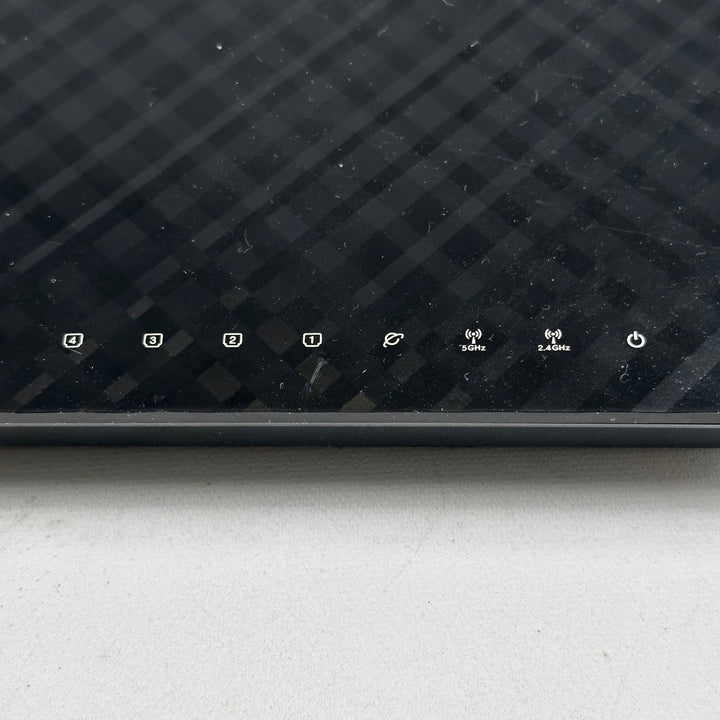 Svart ASUS trådlös router med tre antenner - Homy Secondhand Online