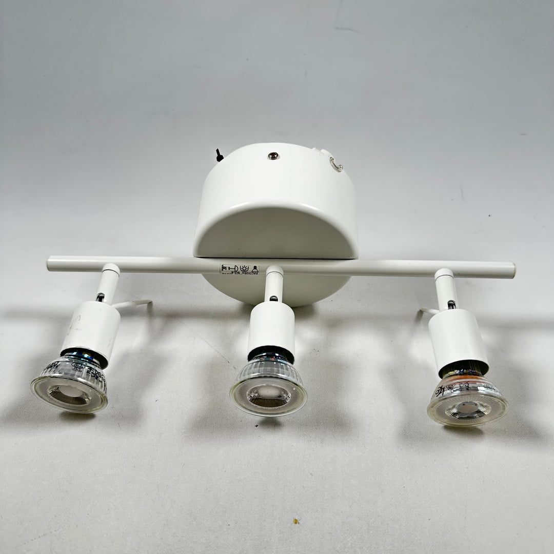 Modern vit spotlightlampa från IKEA