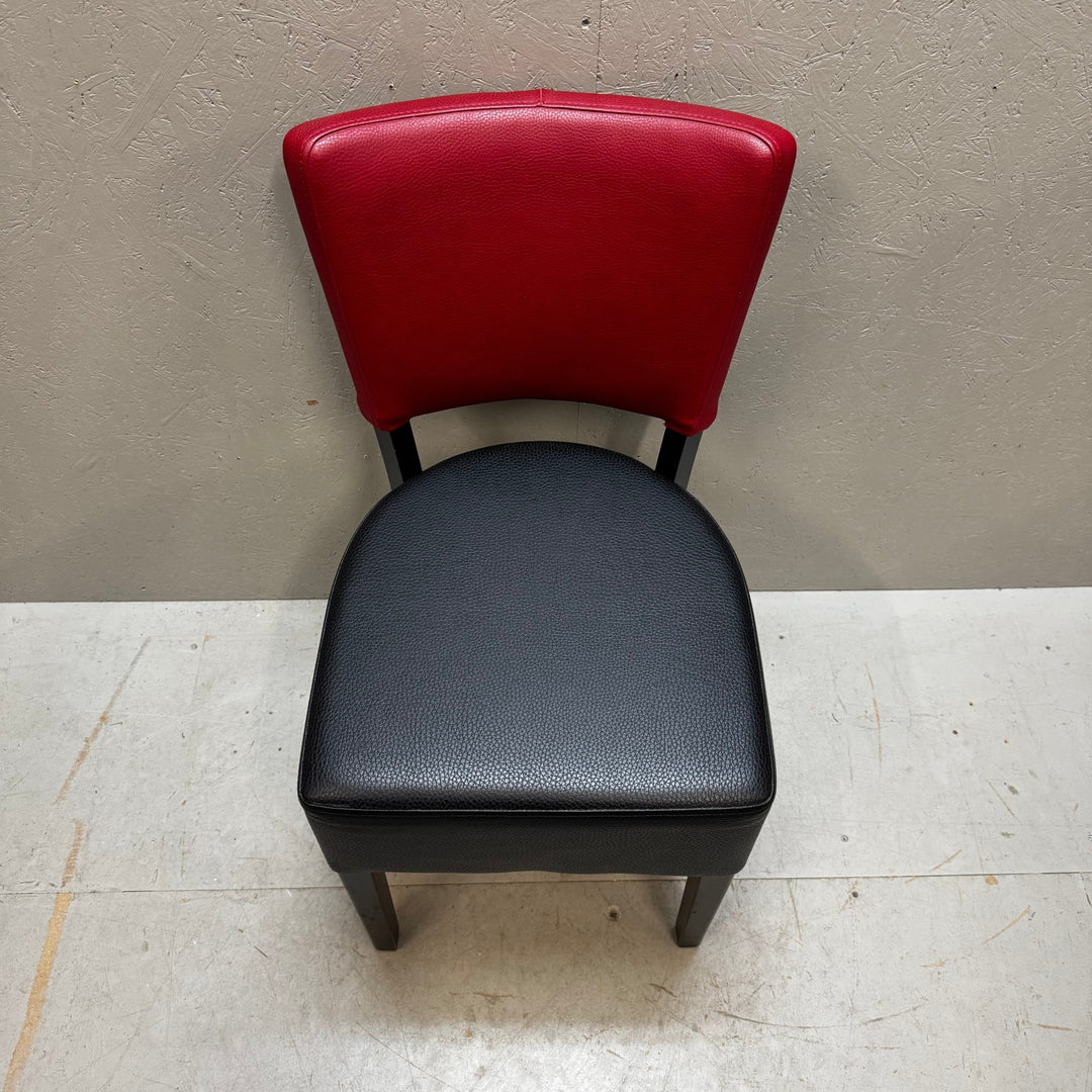 Elegant stol i svart och rött läder - Homy Secondhand Online
