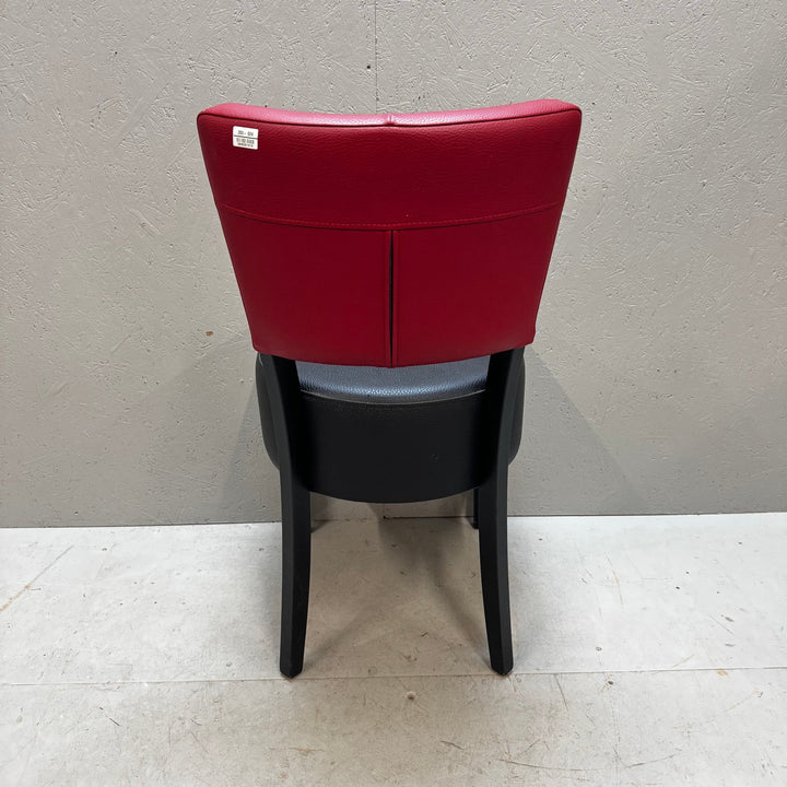 Elegant stol i svart och rött läder - Homy Secondhand Online