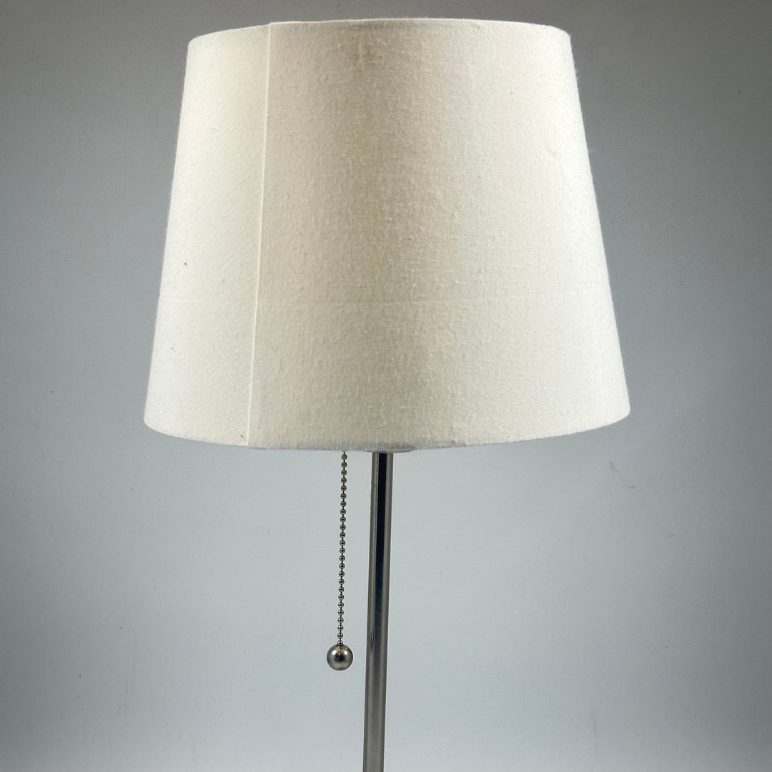 Elegant Bordslampa i Metall med Dragsko - Homy Secondhand Online