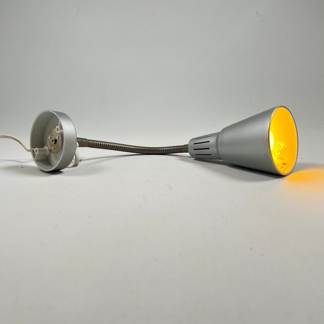 Grå Justerbar Bordslampa med Flexibel Arm - Homy Secondhand Online