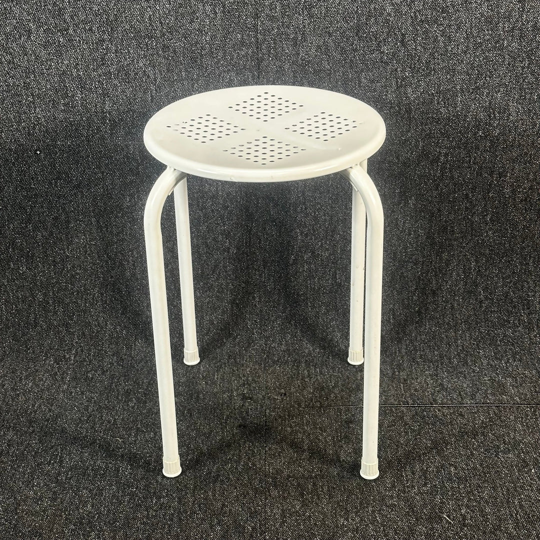 Vit plastpall med retrodesign - Homy Secondhand Online