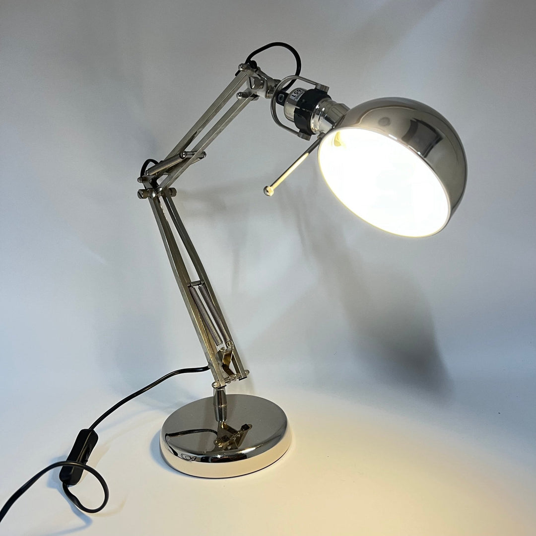Klassisk Justerbar Silver Skrivbordslampa i Metall - Homy Secondhand Online