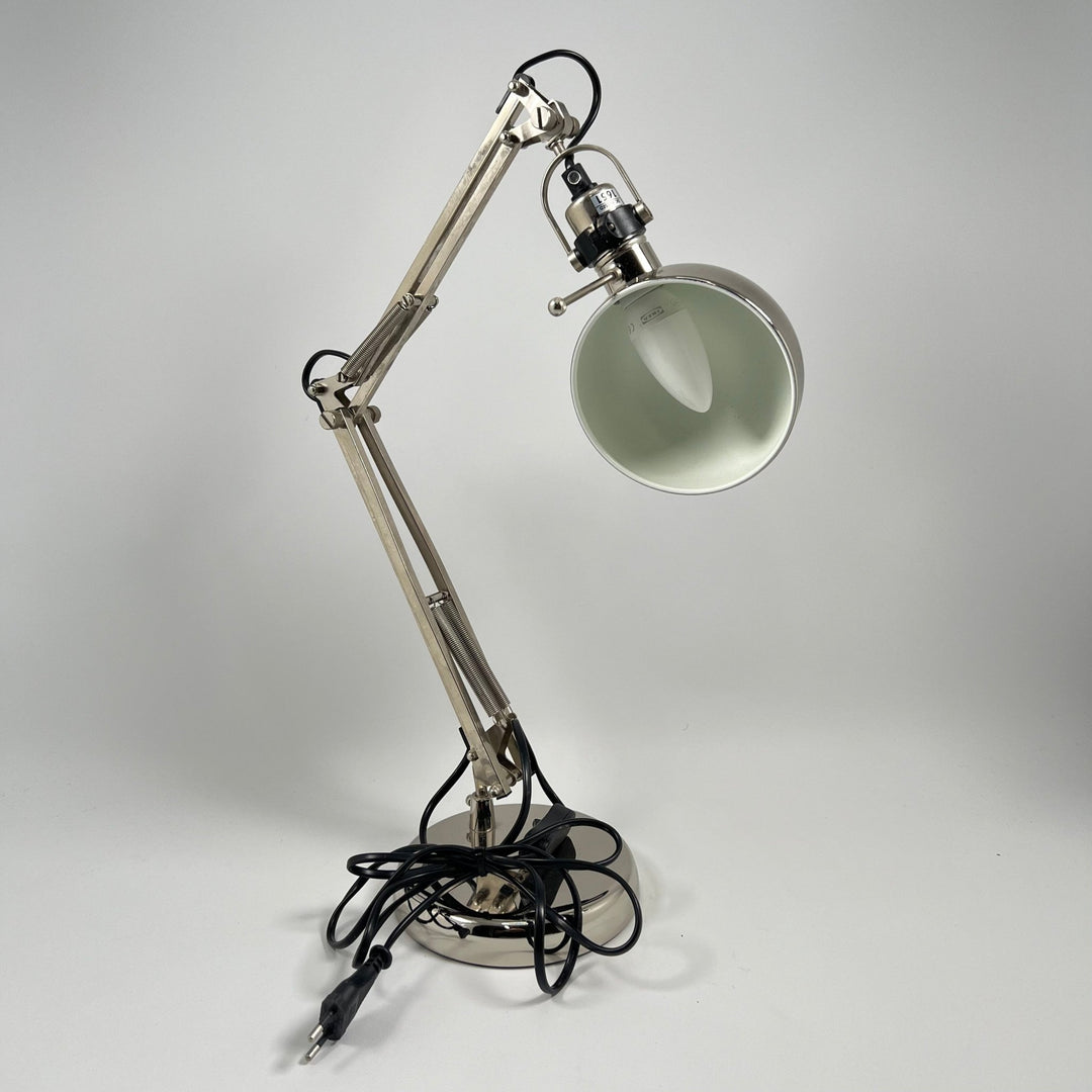 Klassisk Justerbar Silver Skrivbordslampa i Metall - Homy Secondhand Online