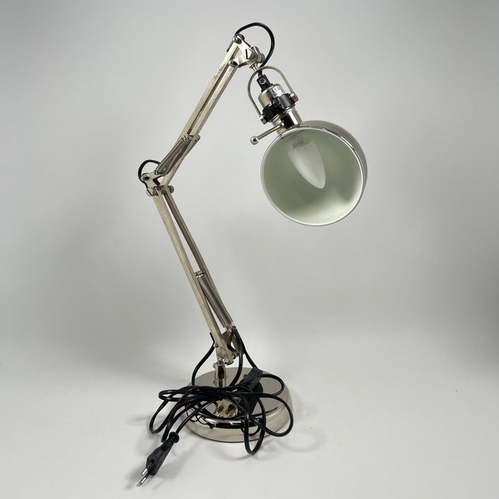 Klassisk Justerbar Silver Skrivbordslampa i Metall - Homy Secondhand Online