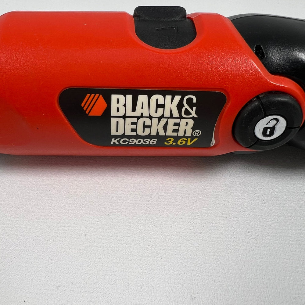 Robust Black & Decker Skruvdragare med Laddare - Homy Secondhand Online