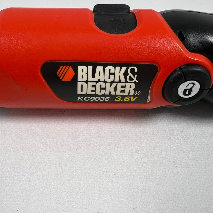 Robust Black & Decker Skruvdragare med Laddare - Homy Secondhand Online