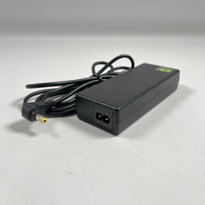 Svart Universal AC Adapter 65W - Homy Secondhand Online