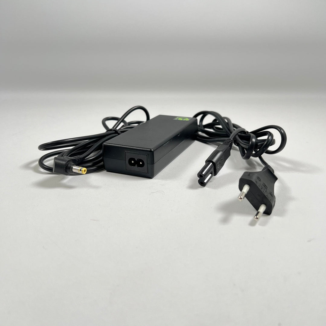 Svart Universal AC Adapter 65W - Homy Secondhand Online