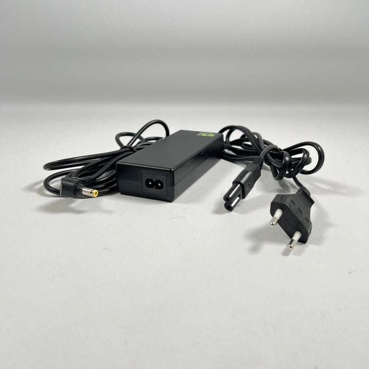 Svart Universal AC Adapter 65W - Homy Secondhand Online