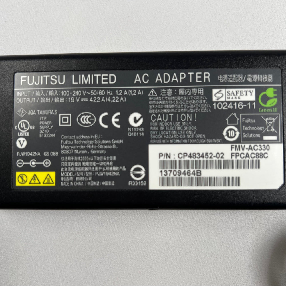 Svart Universal AC Adapter 65W - Homy Secondhand Online