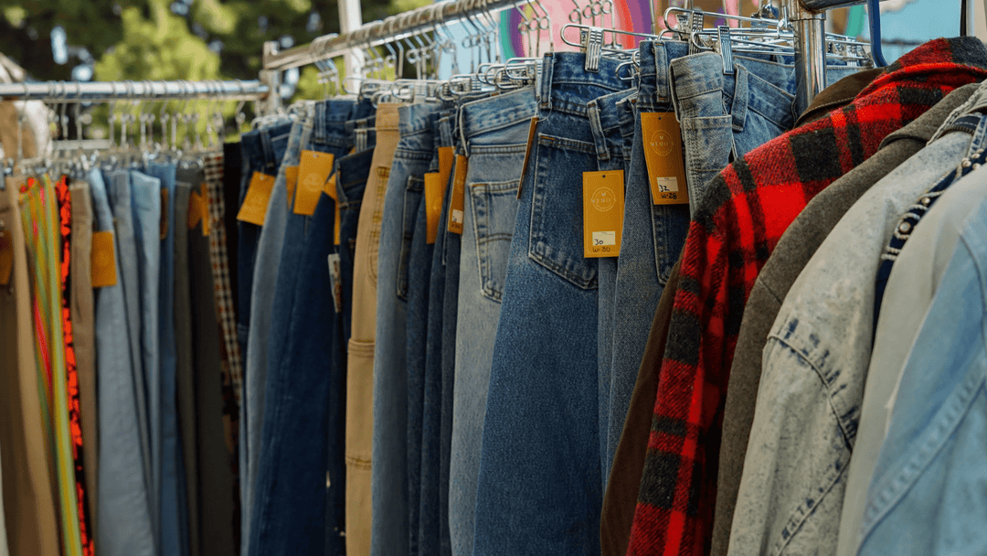 Varför köpa nytt när du kan köpa secondhand? Spara pengar och njut av en unik shoppingupplevelse! - Homy Secondhand Online