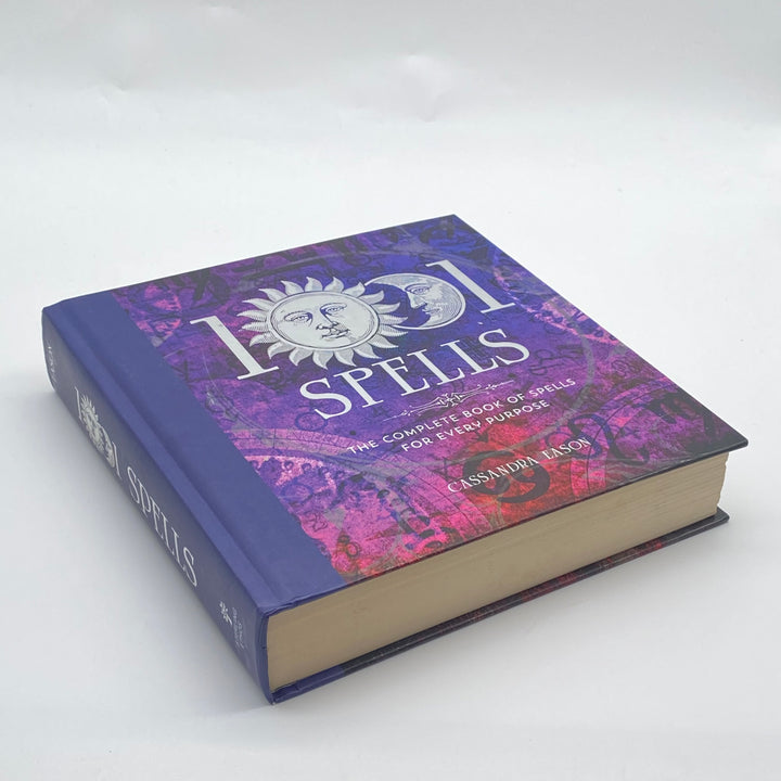 Bok om trolldom, "1001 Spells", Casssandra Eason