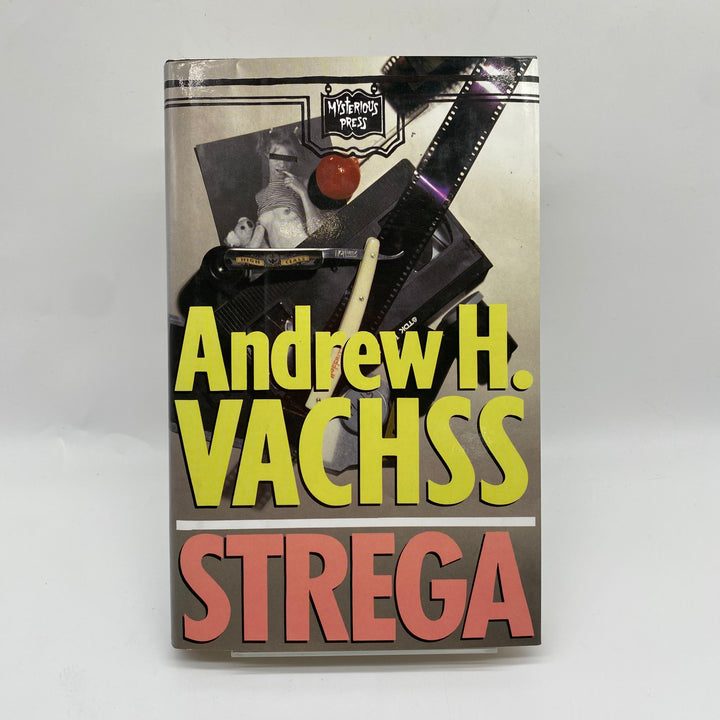 Strega av Andrew H. Vachss Begagnad Bok