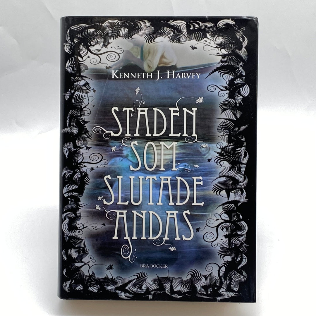 Kenneth J. Harvey roman "Staden som slutade andas" - Homy Secondhand Online