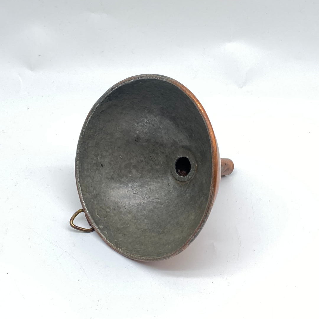 Retro koppartratt med unik patina
