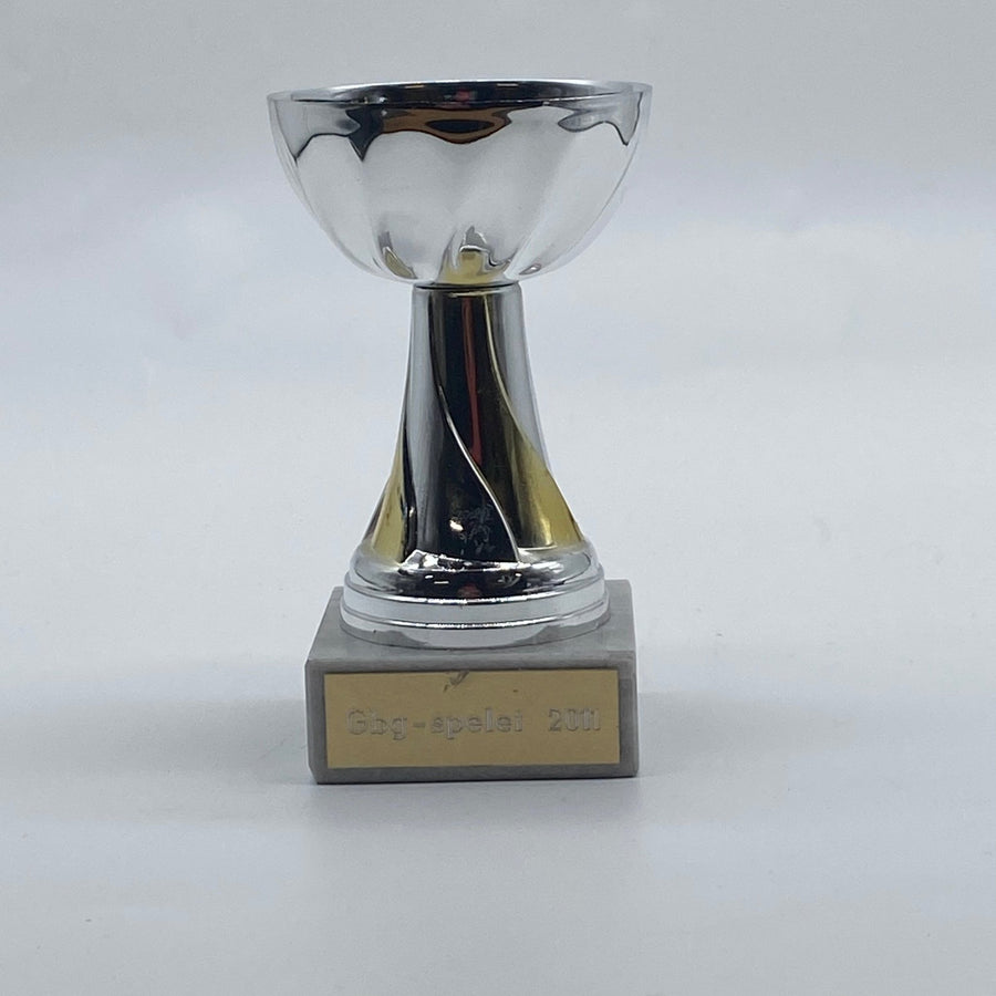 Silverfärgad Trofé från Göteborg Spelen 2011 - Homy Secondhand Online