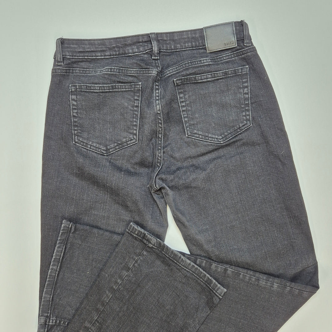 Stilrena Svarta Jeans i Mycket Gott Skick
