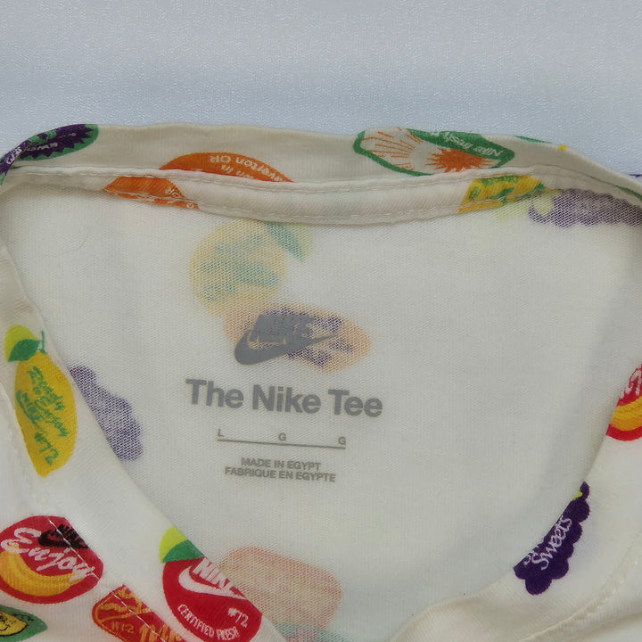 Nike T-shirt med färgglatt mönster i bomull