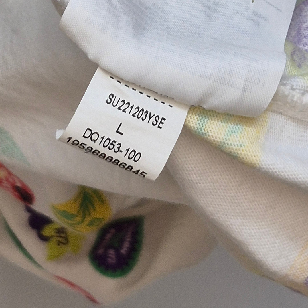 Nike T-shirt med färgglatt mönster i bomull