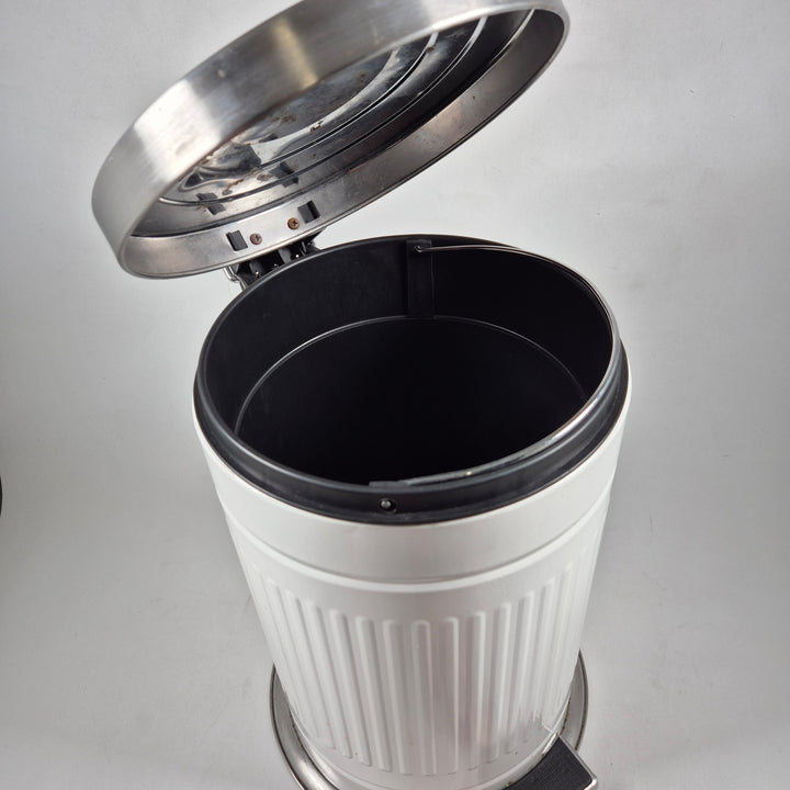 Retro papperskorg i metall och plast