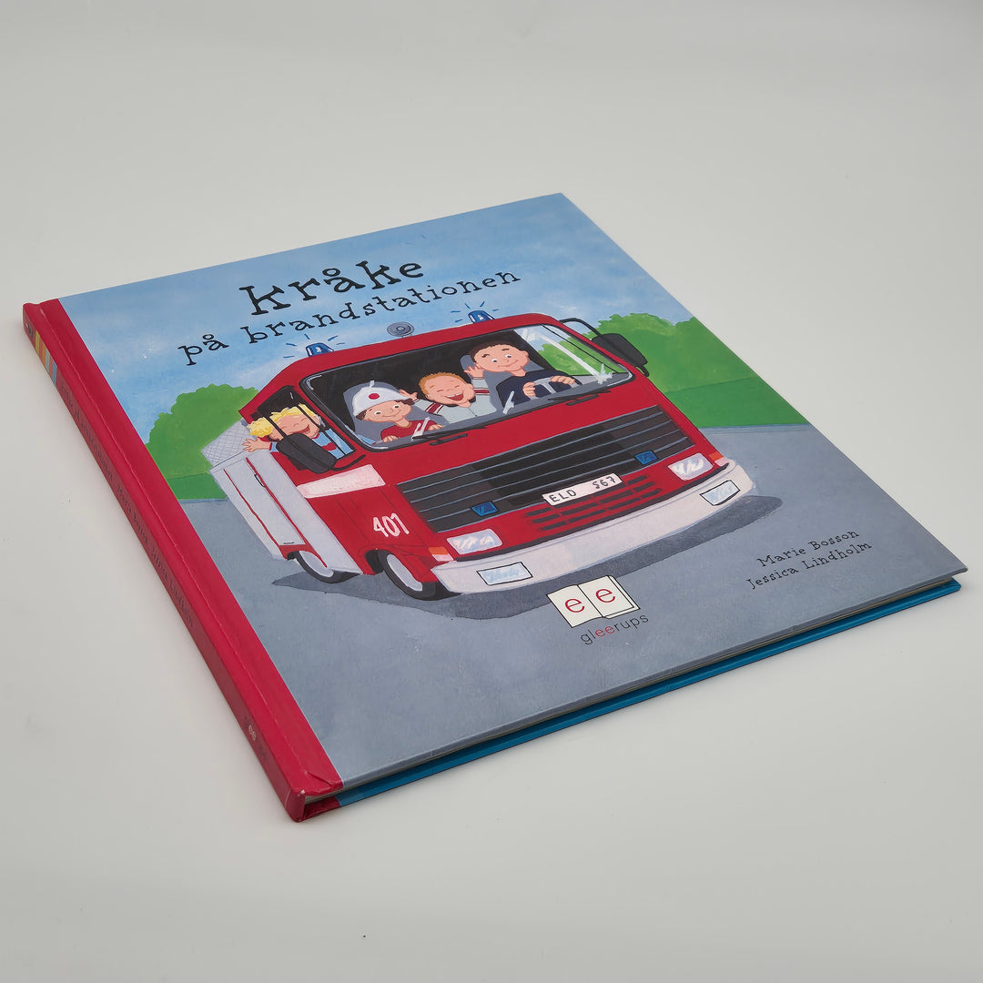 "Kråke på brandstationen Barnbok Gleerups"