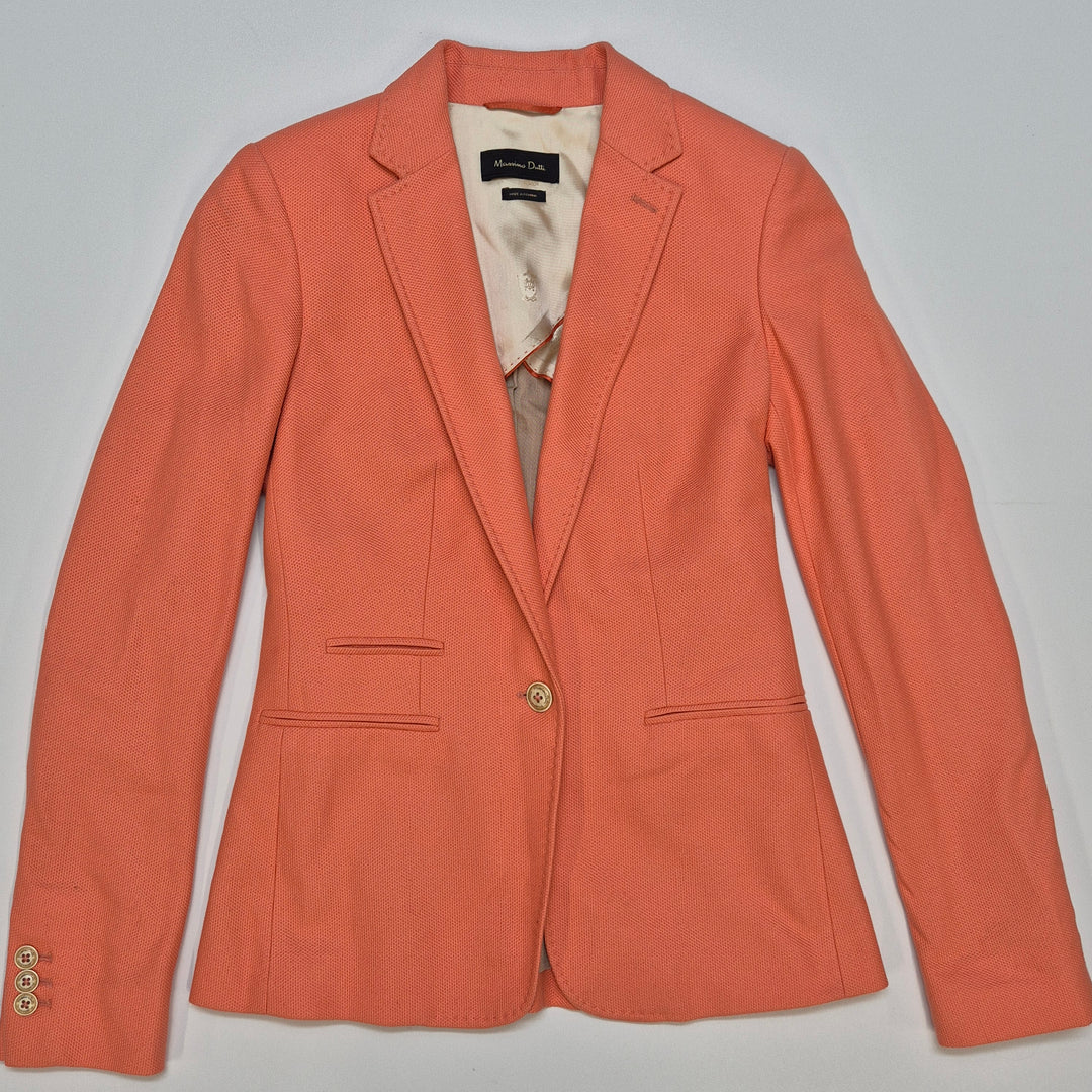 Elegant korallfärgad kavaj från Massimo Dutti