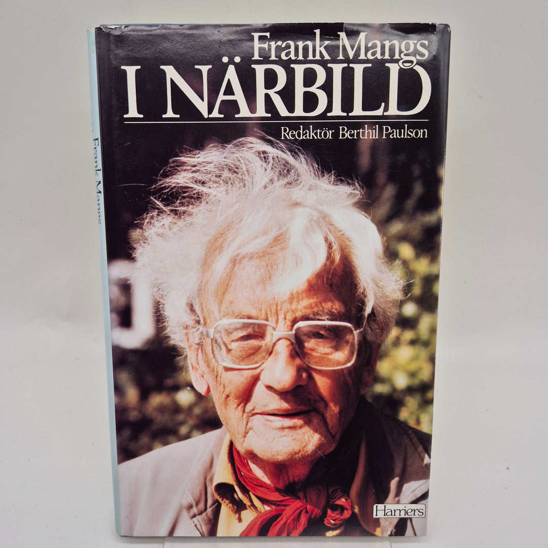 I NärBild Bok av Frank Mangs