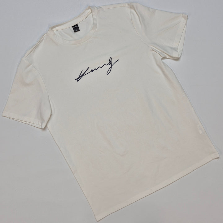 Modern T-shirt SHEIN med elegant design