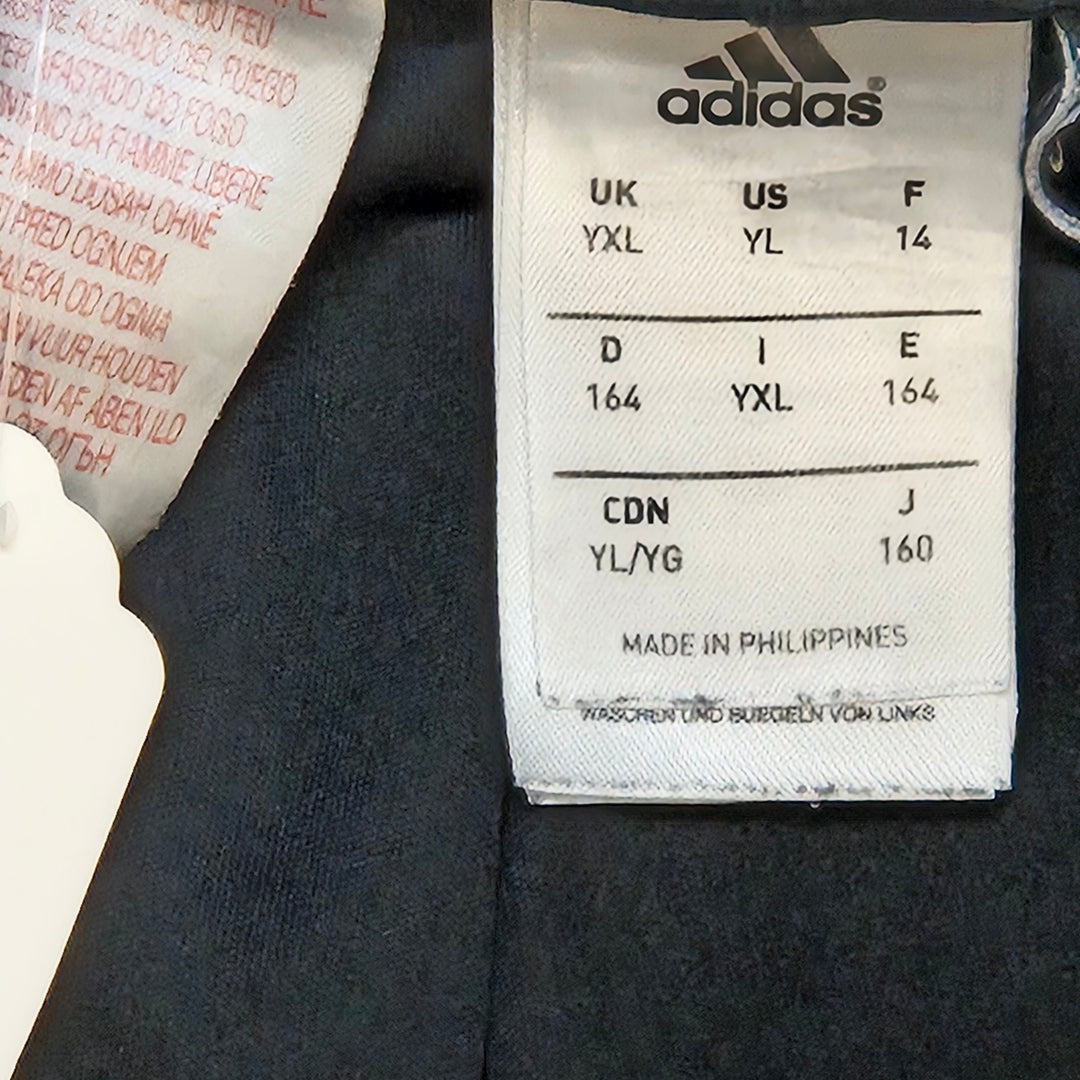 Adidas svarta klassiska shorts YXL/164
