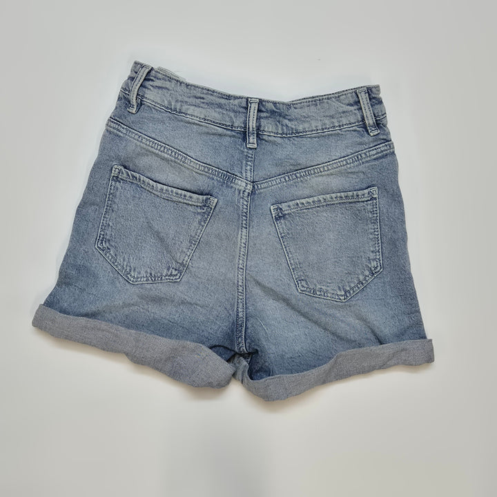 Ungdomliga slitna jeansshorts från BDenim