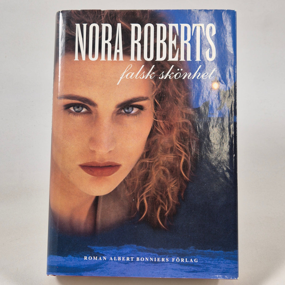 Nora Roberts spännande bok Falsk skönhet