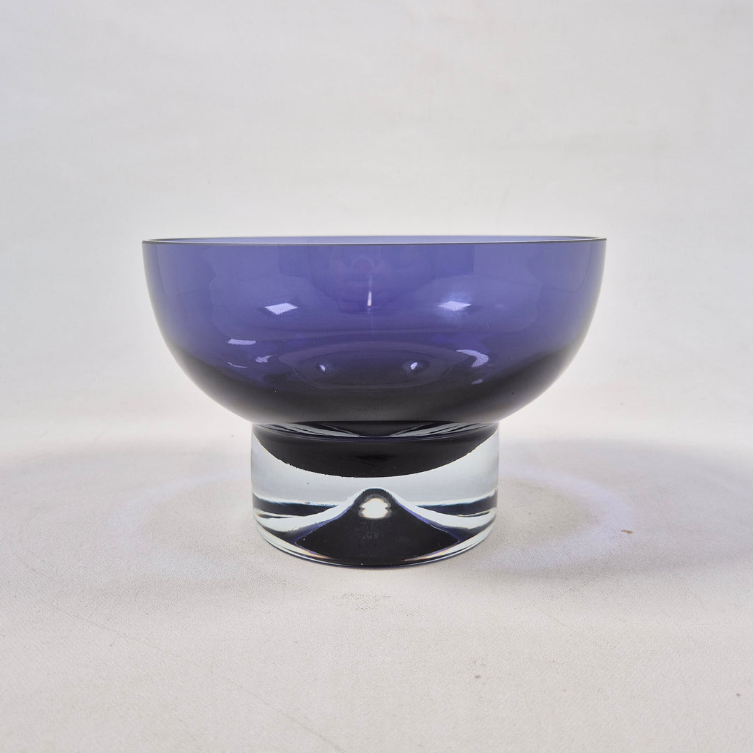 Elegant modern glasvas i djup lila färg