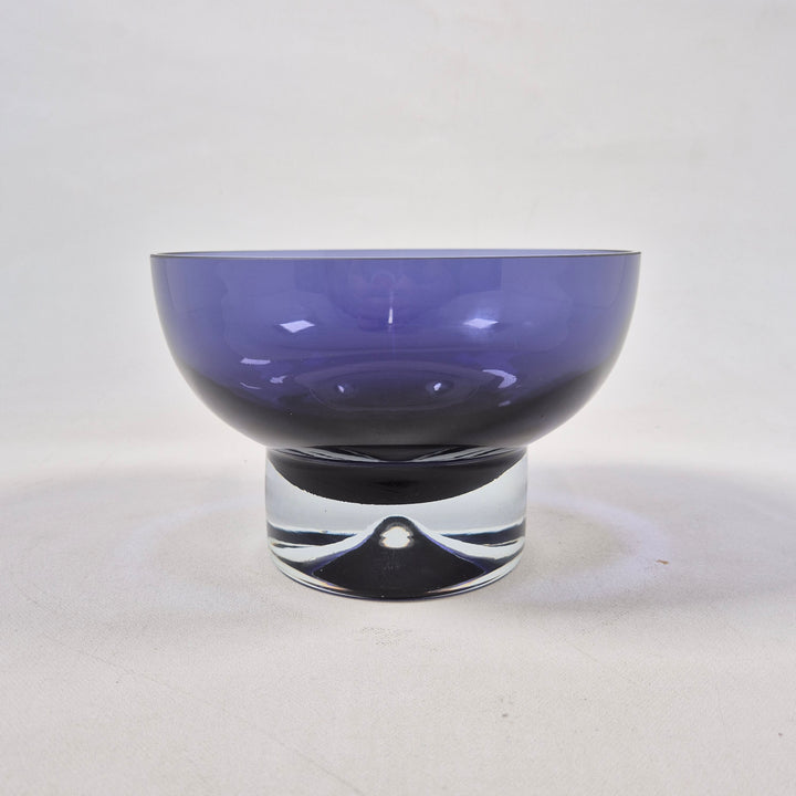 Elegant modern glasvas i djup lila färg
