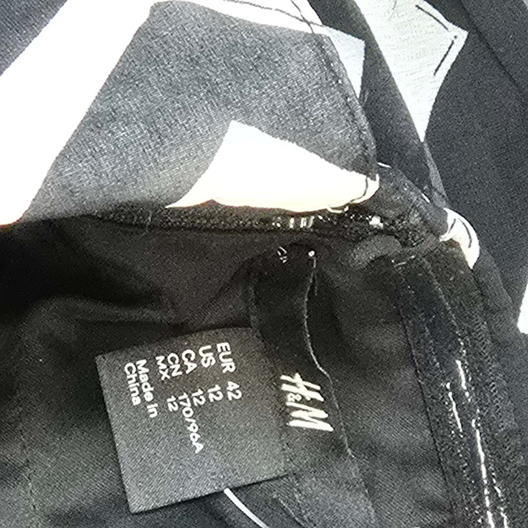 H&M one-shoulder klänning med zigzagmönster